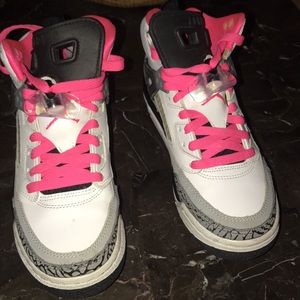Jordan’s size 5.5 y
